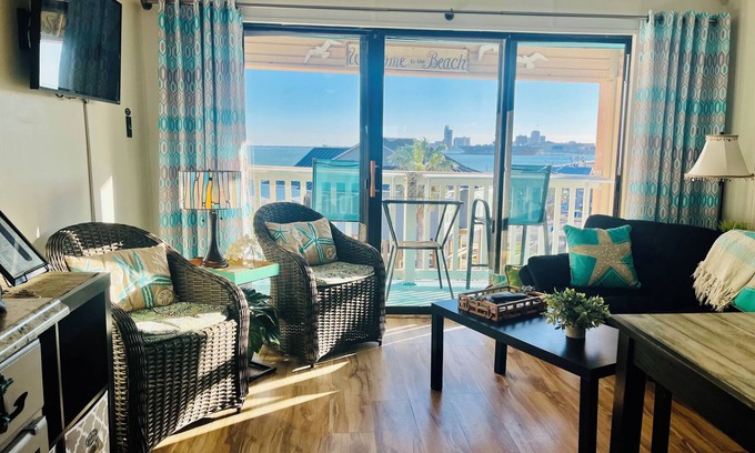 Corpus Christi Condo | Beautiful Bayfront Water View