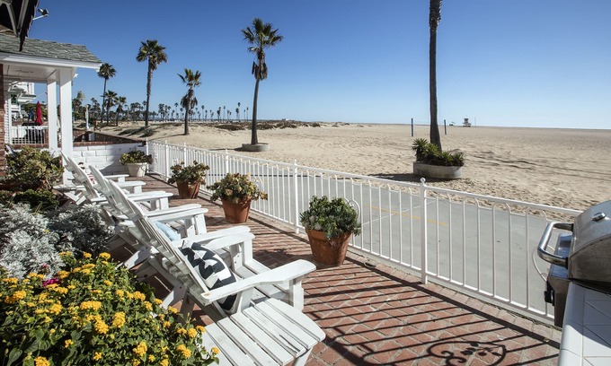 Balboa Peninsula House | Beautiful beach front beach
