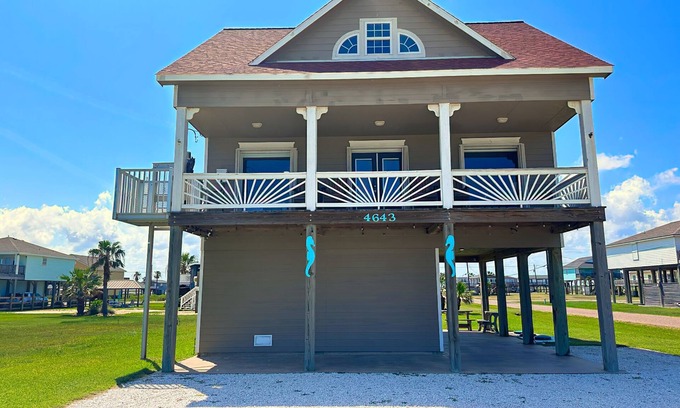 San Luis Beach House | Beautiful beach house on the Bay