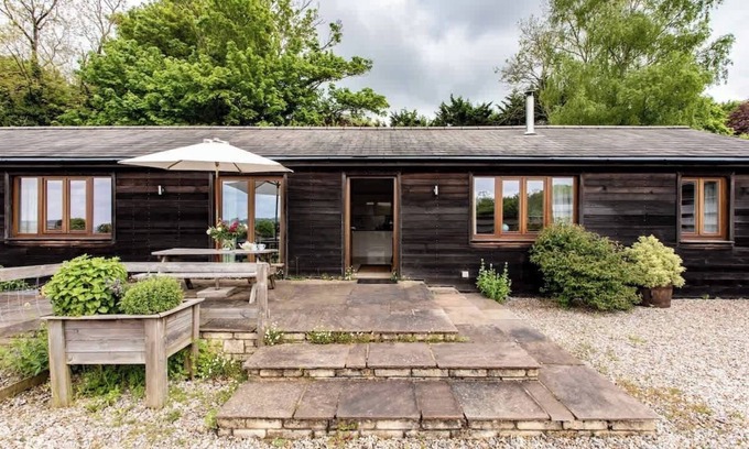 Rudloe Apartment | Beautiful Box Hill Lodge