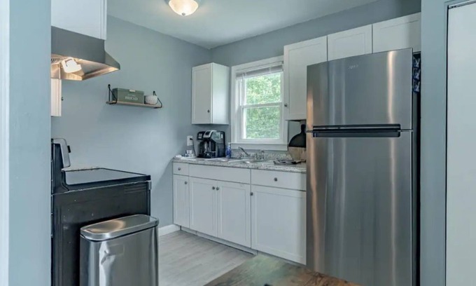 Elizabethtown House | Beautiful Bungalow close to Downtown