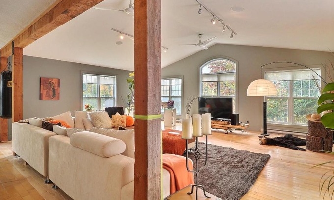 Saint-Sauveur Ski Chalet | Beautiful Chalet