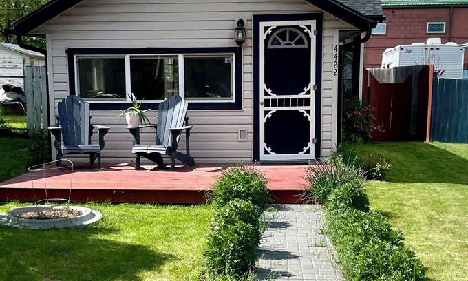 Sylvan Lake Cabin | Beautiful Cabin Steps Away From The Beach