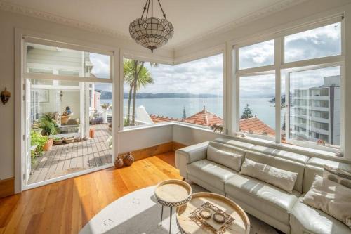 Oriental Bay Apartment | Beautiful central executive home