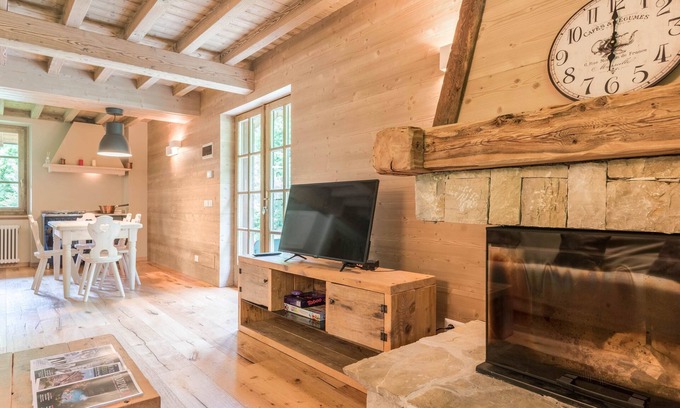Pelugo Ski Chalet | Beautiful Chalet dell'Orso with Wi-Fi, Jacuzzi & Private Garden
