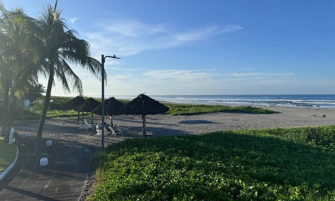 La Herradura Apartment | Beautiful Costa del Sol Beach Front Apartment