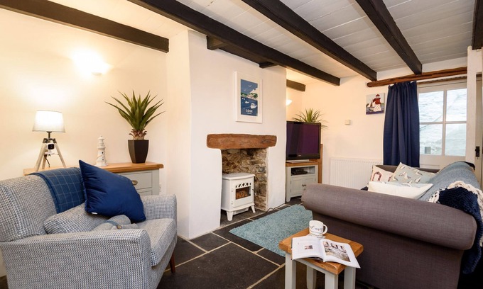 West Looe House | Beautiful Cottage in West Looe with parking