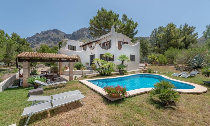 Betlem de Marina Villa | Beautiful Country House with Pool, Garden, Terrace, Balcony & Wi-Fi; Parking Available