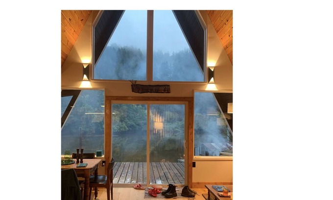 Tidewater Cabin | Beautiful, cozy A-Frame cabin right on the Alsea River!!