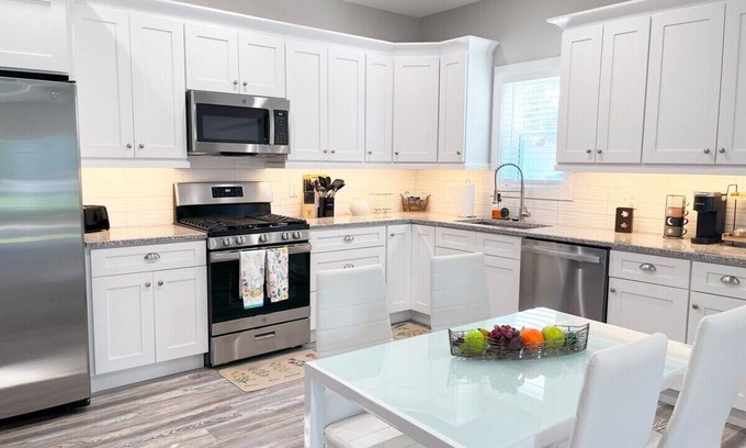 Cleveland Heights House | Beautiful Cozy *New Build Home* - Pet Friendly