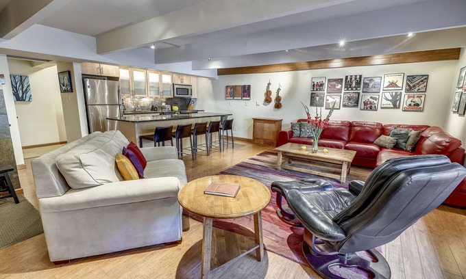 Downtown Condo | Beautiful Deluxe Rated Condo w/Hot Tub