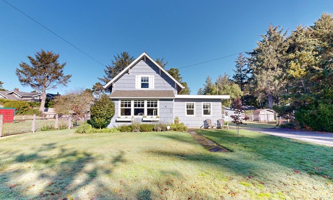 Gearhart Cottage | Beautiful, dog-friendly cottage with large yard - just a few blocks to the beach