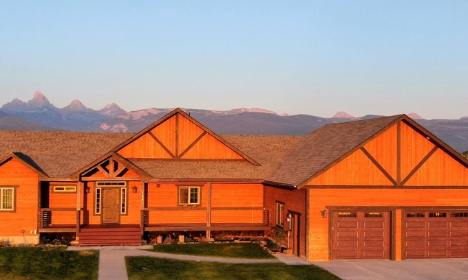 Leigh Creek Estates House | Beautiful Family Getaway with Breathtaking Teton Views