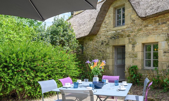 Pluvigner House | Beautiful farmhouse with pool for 7- Pluvigner