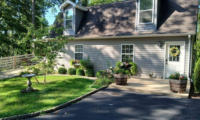 Bowling Green Cabin | Beautiful Five Star Home Bowling Green
