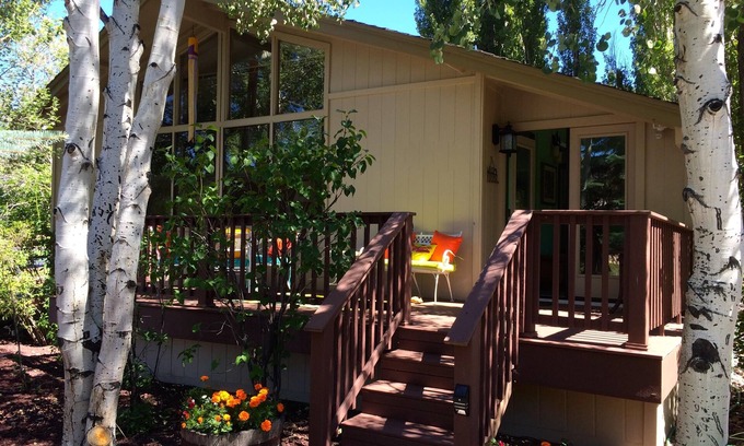 Flagstaff House | Beautiful Flagstaff home near Grand Canyon, skiing, hiking , Great Views