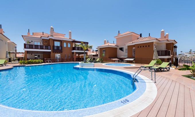 Arguineguin Apartment | Beautiful Flat in Complex with Climatic Pool within a short walk to the Beach