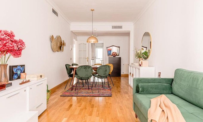 Chueca Apartment | Beautiful flat with pool in the center-S-MARC