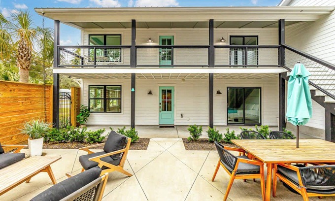 Saint Simons Island Condo | *Beautiful* Folly Flats Just STEPS from the BEACH!