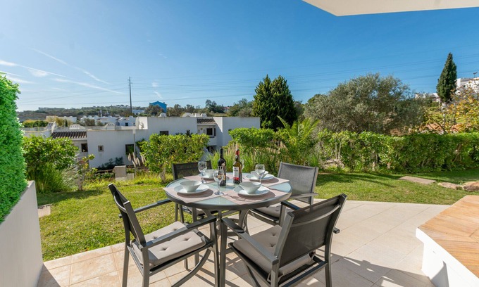 Alpouvar Apartment | Beautiful Ground floor South Facing APT 2 bed 2 bath with Free WIFI Uk TV!