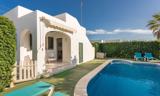 Cala Blanca Apartment | Beautiful Holiday Apartment “Apartamento Delfín 2” with Pool, Terrace & WiFi; Parking Available in the Street