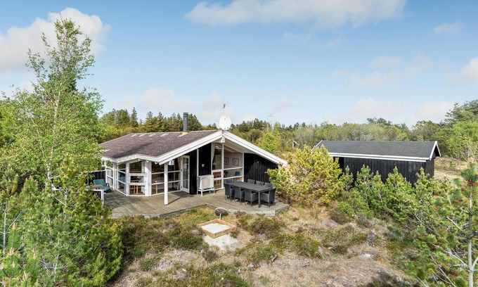 Aalbaek House | Beautiful home in ålbæk with kitchen