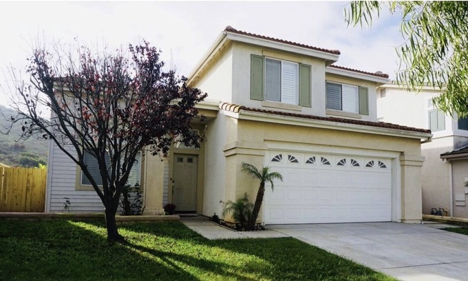 Ocean View Hills House | Beautiful home in a safe and quiet neighborhood near freeways!
