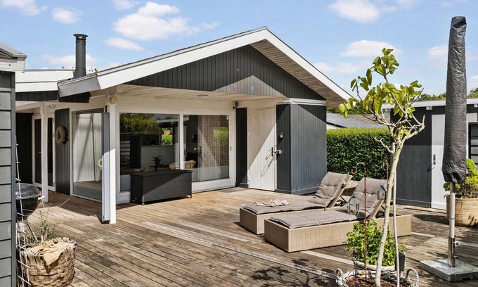 Rendbjerg House | Beautiful home in Egernsund with WiFi