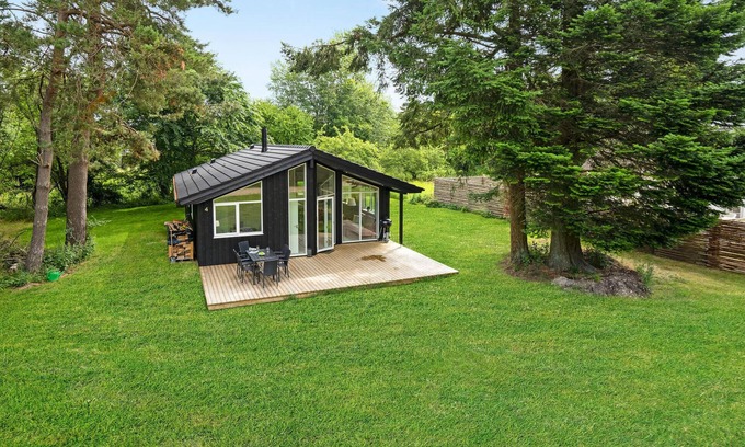 Hojby House | Beautiful home in Højby with WiFi