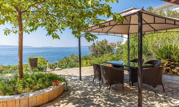 Businci House | Beautiful home in Okrug Gornji