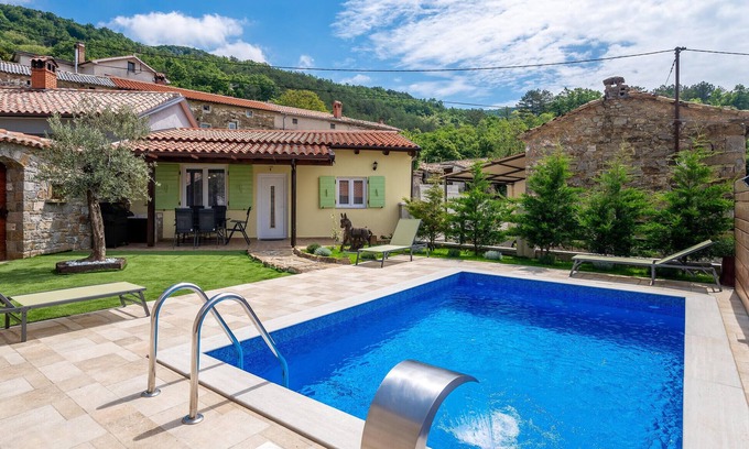 Lupoglav House | Beautiful home in Lupoglav