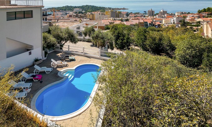 Makarska House | Beautiful home in Makarska with WiFi