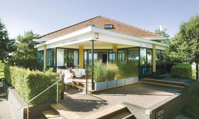 Maurik House | Beautiful home in Maurik with lake view