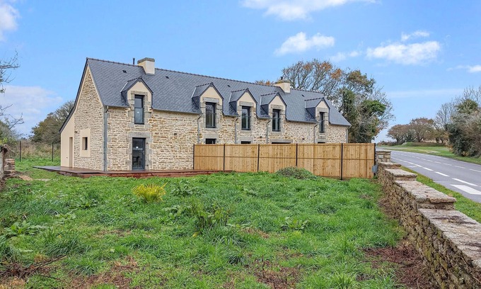 Nevez House | Beautiful home in Névez with WiFi