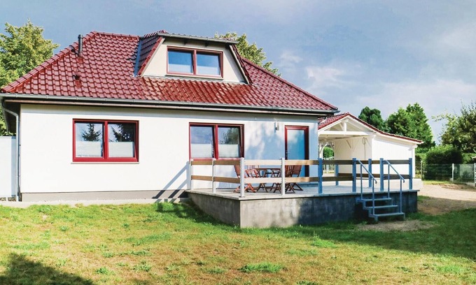 Rukieten House | Beautiful home in Rukieten with WiFi