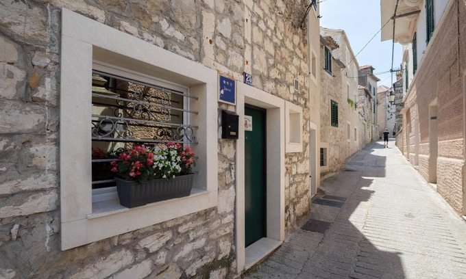 Split House | Beautiful home in Split with kitchen