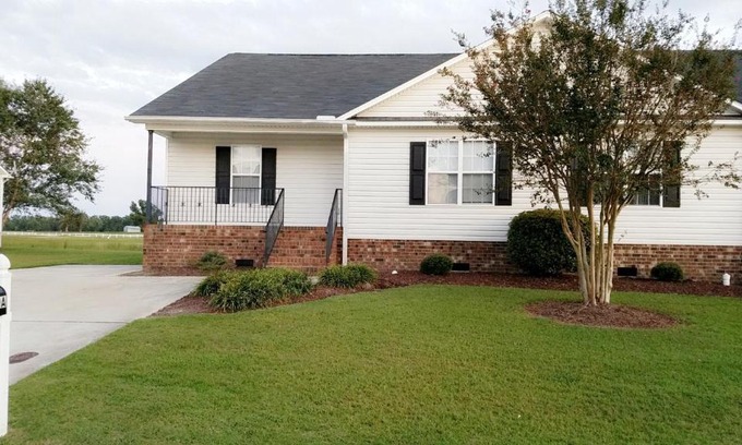 Greenville House | Beautiful Home on Golf Course