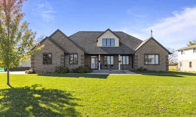 Black Wolf House | Beautiful home on Lake Winnebago