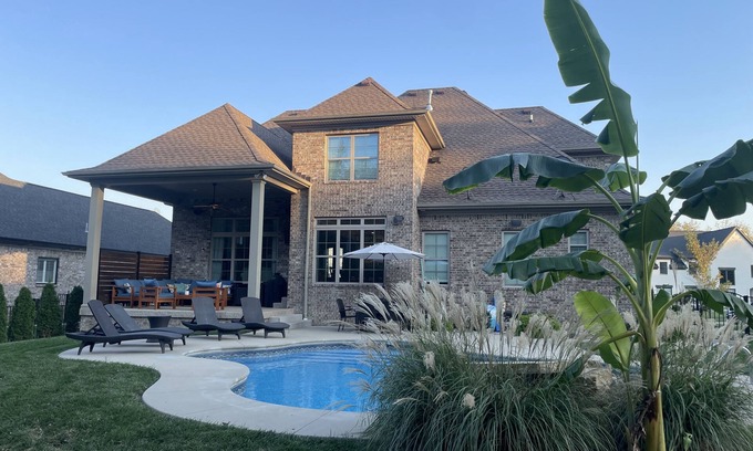 Buechel House | Beautiful home with pool & home gym! Just 20 min to KY Derby!