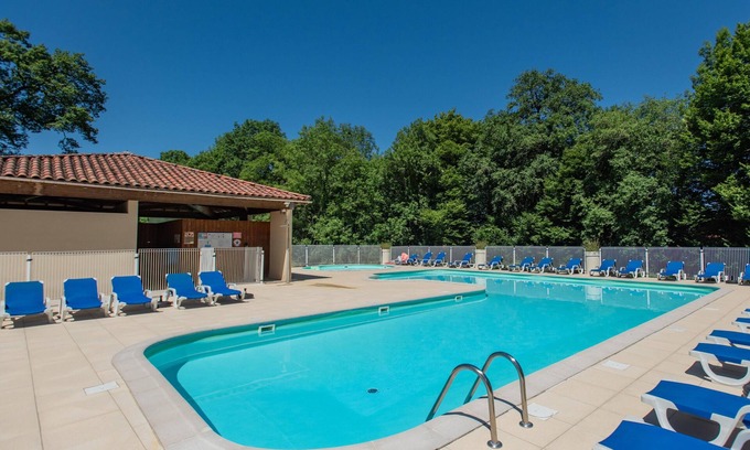 Lacapelle-Marival House | Beautiful house in a holiday park with a pool