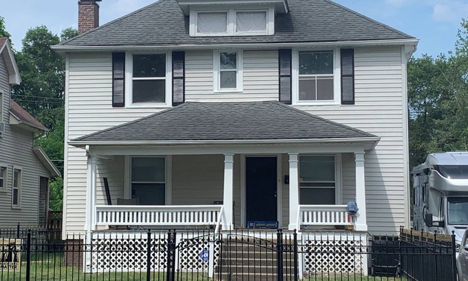 Danville House | Beautiful “House” 4-bed”ROOMS” not bunks-Hotel 4 Bedrooms 100 dollars each room