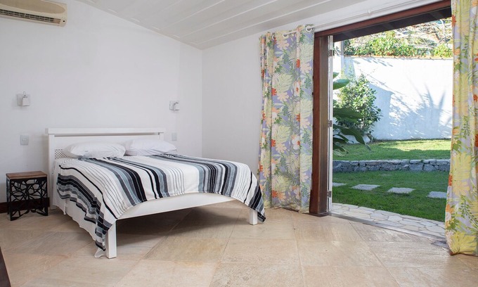 Village da Ferradura House | Beautiful house with five suites facing Ferradura beach