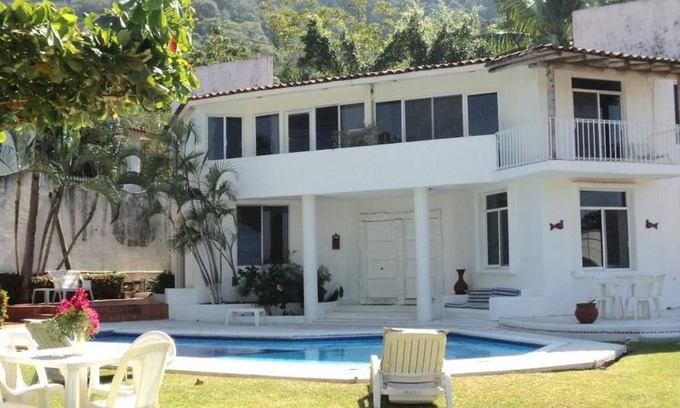 Ixtapa House | Beautiful house with pool in Ixtapa Mexico