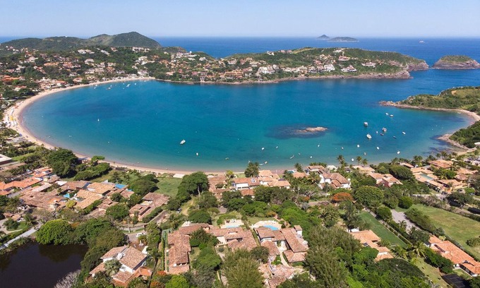Village da Ferradura Villa | Beautiful house with six suites, facing Ferradura Beach
