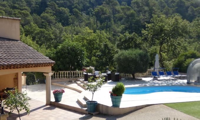 Rocbaron Villa | beautiful independent apartment in villa with swimming pool in a quiet area close to amenities
