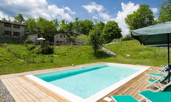 Fabbriche di Vallico Villa | Beautiful apartment in villa for 6 people with pool, WIFI, TV, patio and pets allowed