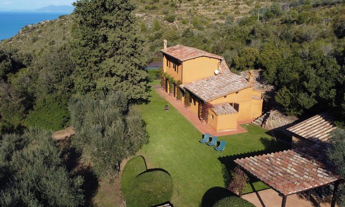 Porto Santo Stefano Villa | Beautiful Rustic Villa with Garden and Pool just outside Porto Santo Stefano
