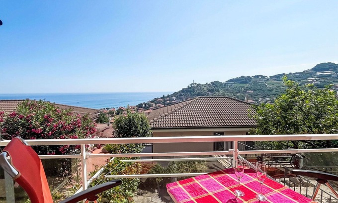 San Lorenzo al Mare Apartment | Beautiful apartment for 4 guests with A/C, WIFI, TV and terrace