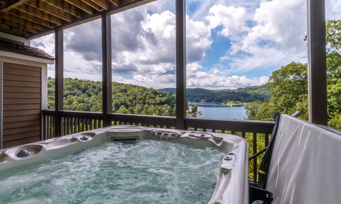 Glenville Villa | Beautiful Lake Glenville Mountain Getaway