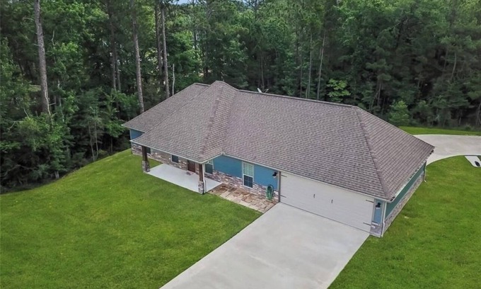 Brookeland House | Beautiful lake home just minutes from Sam Rayburn, in Rayburn Country!
